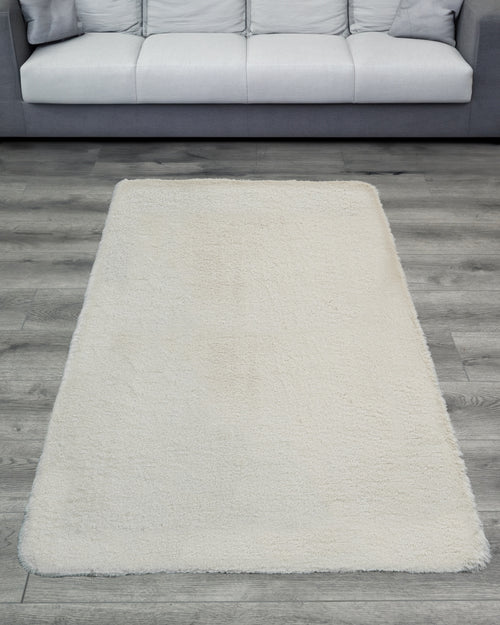 Waynoka Bej Düz Peluş Yumuşak Halı