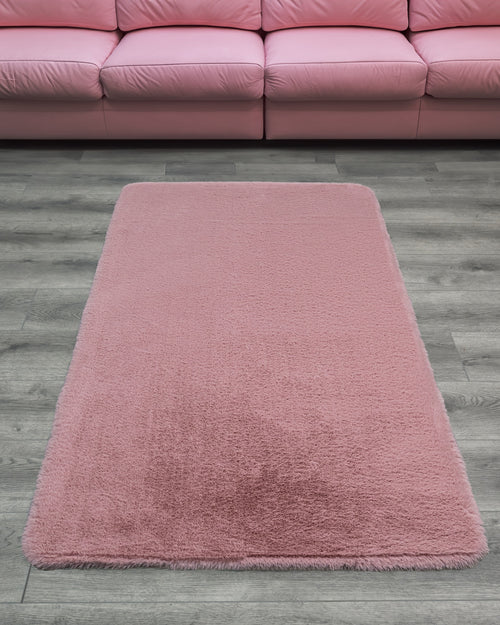 Waymon Pembe Düz Peluş Yumuşak Halı