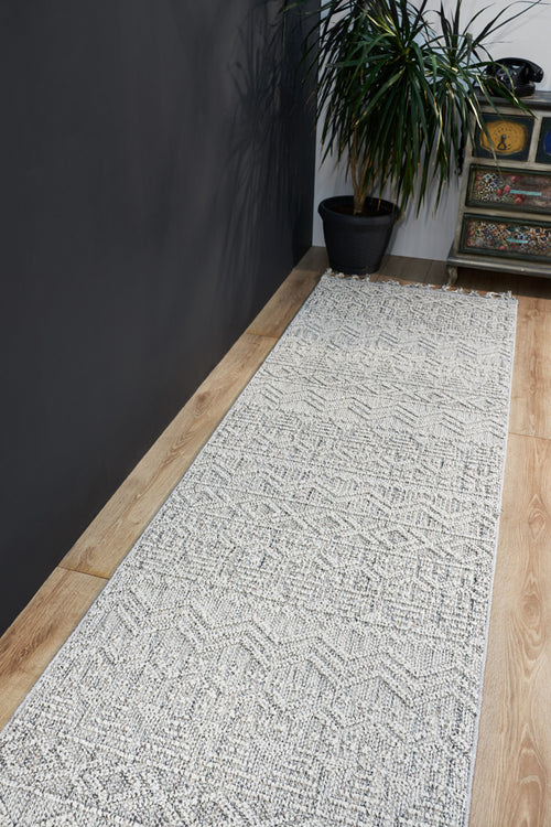 Pasadena Gri Geometrik Polyester Makine Halısı Apex
