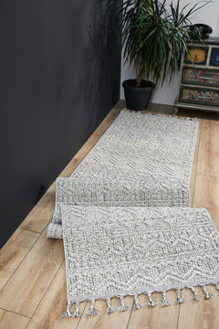 Pasadena Gri Geometrik Polyester Makine Halısı Apex